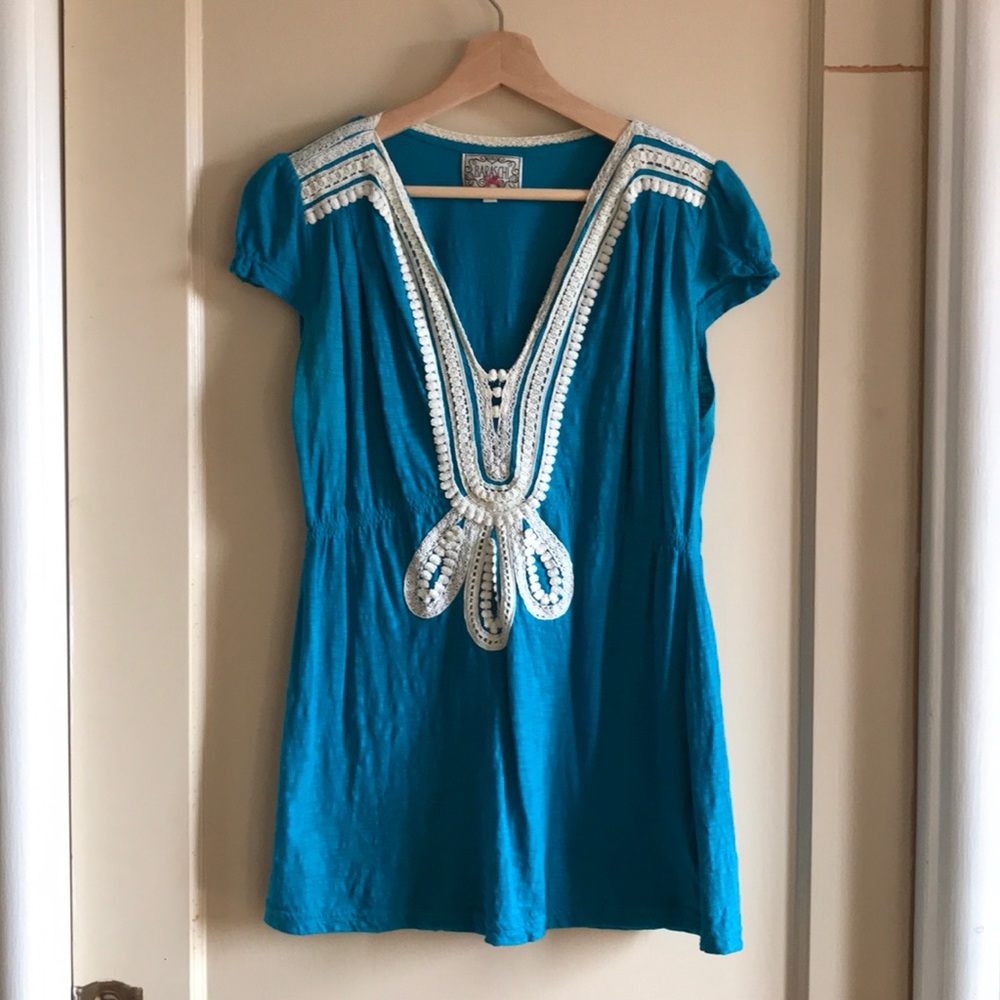 Baraschi cap sleeve tunic with embroidered trim